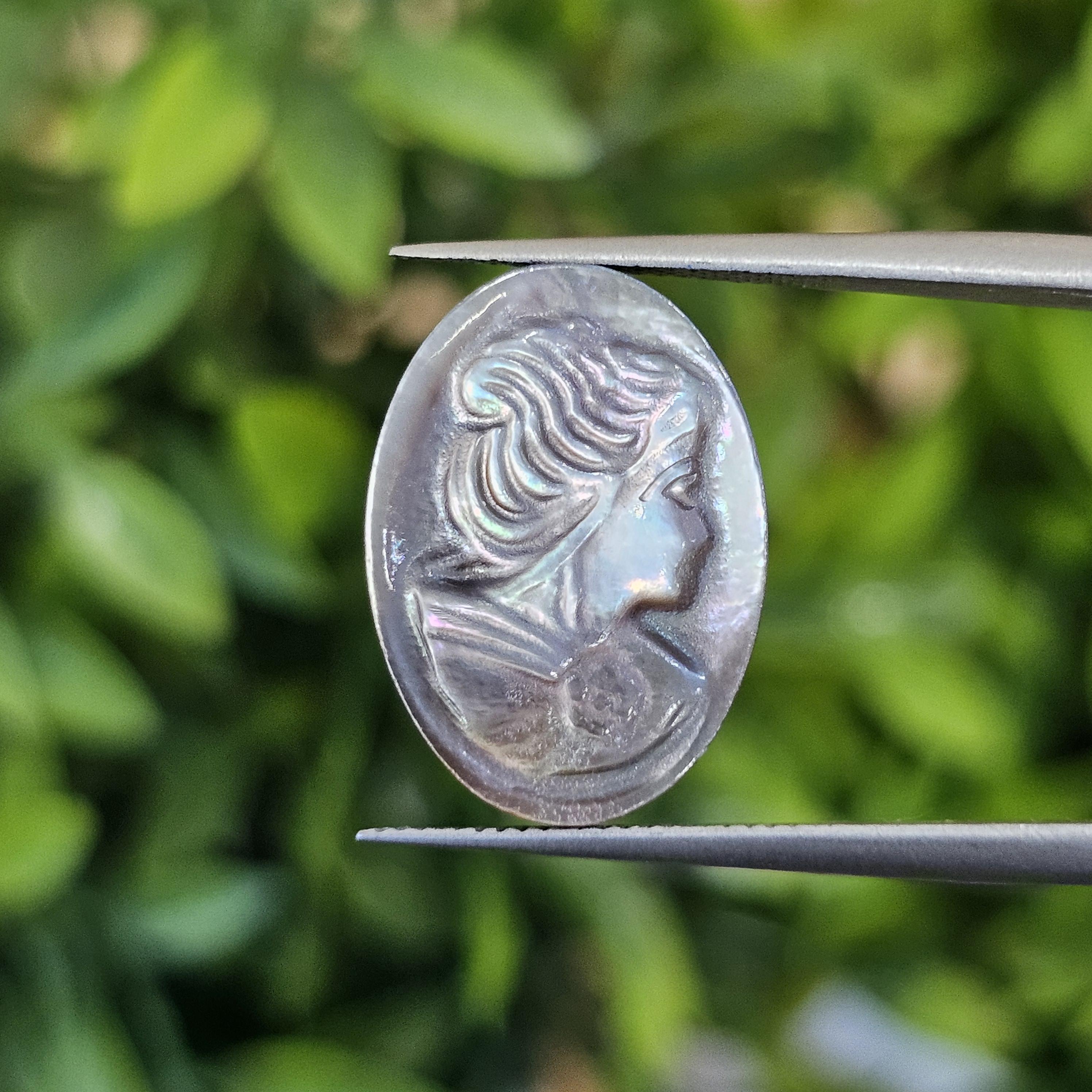 เปลือกหอยมุก แกะสลัก Pearl Shell Carved 4.51 กะรัต (Cts.)