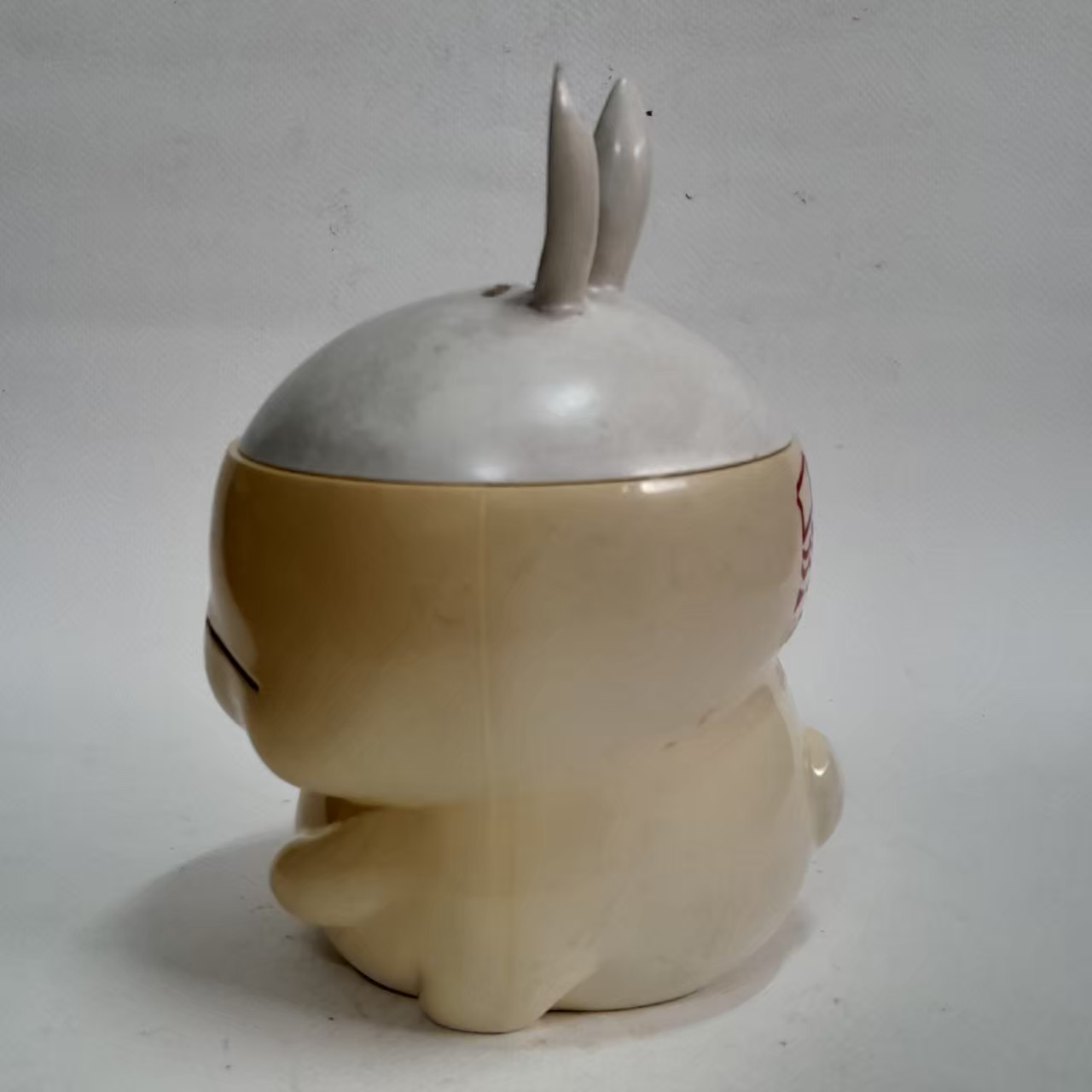 มีหลาบภาพ,ที่ใส่ของ พรีเมี่ยม มิสเตอร์โดนัท มาชิมาโล ร่วมกับโค้ก งานเก่า มือสอง สีเปลี่ยนจากการเก็บ มีรอยบ้าง ขนาดตามรูป