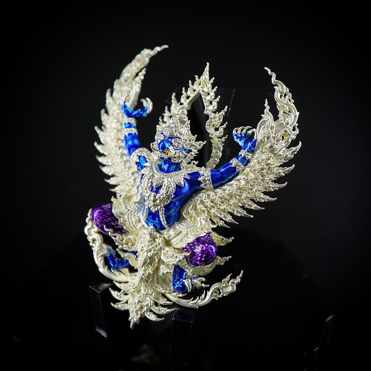 พญาครุฑ พญาเวนไตย รหัส 11 เนื้อบรอนซ์ชุบเงินลงยาน้ำเงิน