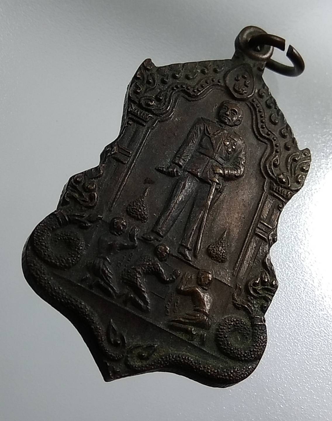 A1379 เหรียญรัชกาลที่ 5 วัดแสนสุข จ.ชลบุรี ปี2518