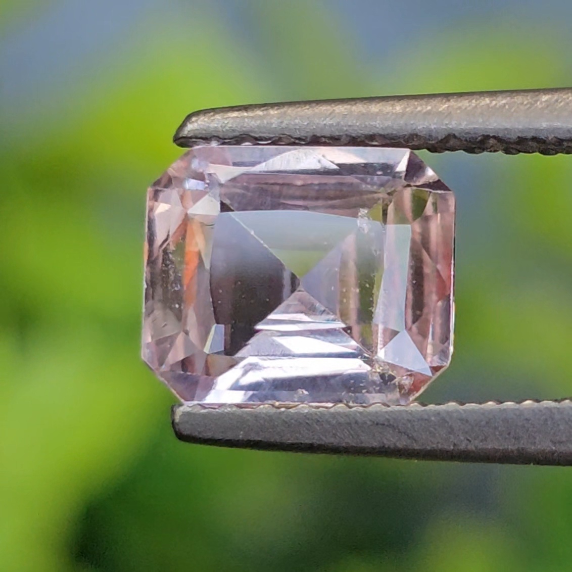 พลอย พัดพารัดชา Padparadscha Sapphire 1.23 กะรัต (Cts.) ดิบ (Unheated) พลอยแท้ อัญมณีมงคลประจําวันเกิด เครื่องประดับพลอย