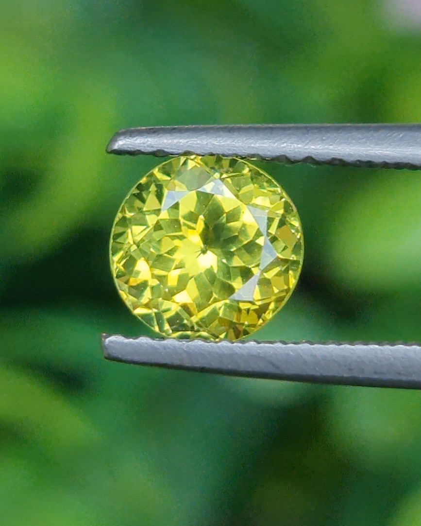 พลอย คริโซเบริล (Chrysoberyl) 1.22 กะรัต (Cts.) พลอยแท้ อัญมณีมงคลประจําวันเกิด เครื่องประดับพลอย