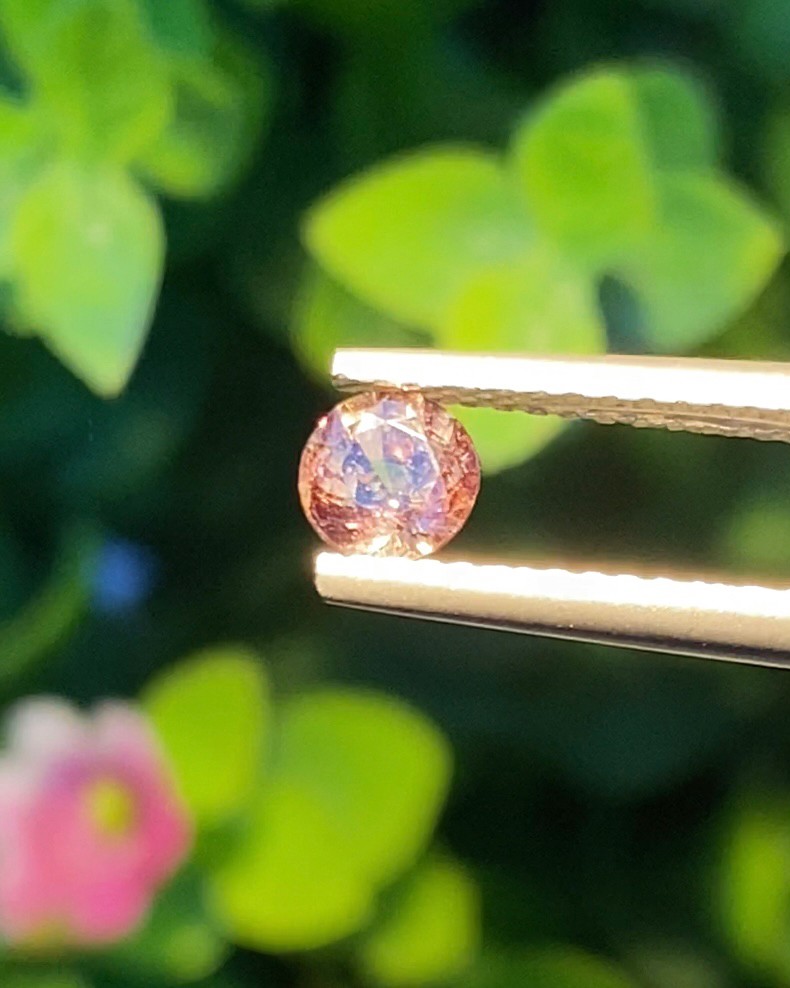 พลอย อเล็กซานไดร์ (Natural Alexandrite Chrysoberyl) เจ้าสามสี 0.44 กะรัต (Cts.) พร้อมใบเซอร์ พลอยแท้ อัญมณีมงคลประจําวันเกิด เครื่องประดับพลอย