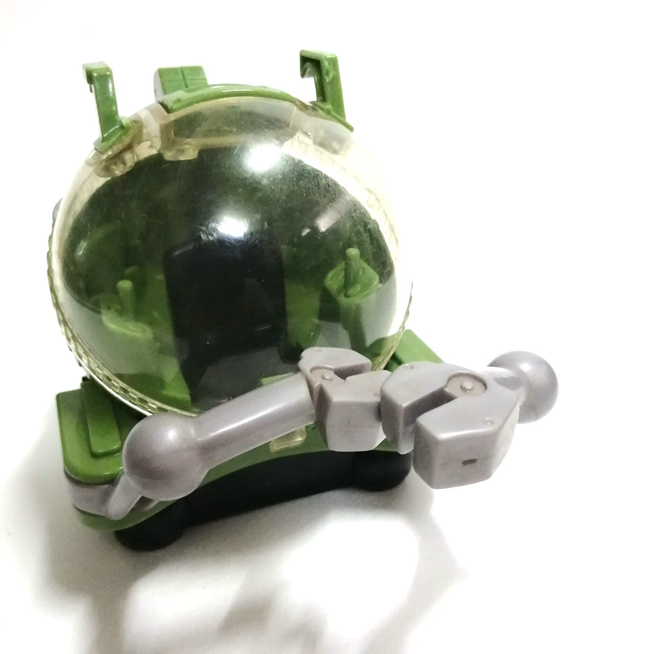 ยานโมดูลจากจูราสสิก เวิลดิ์ พลาสติกตัน มีส่วนใส มีจุดขยับกระจกเปิดได้ แขนกลขยับซ้ายขวาได้ ขนาดตามรูป มีตามภาพ งานเก่าMattel 2007 มีรอยบ้าง