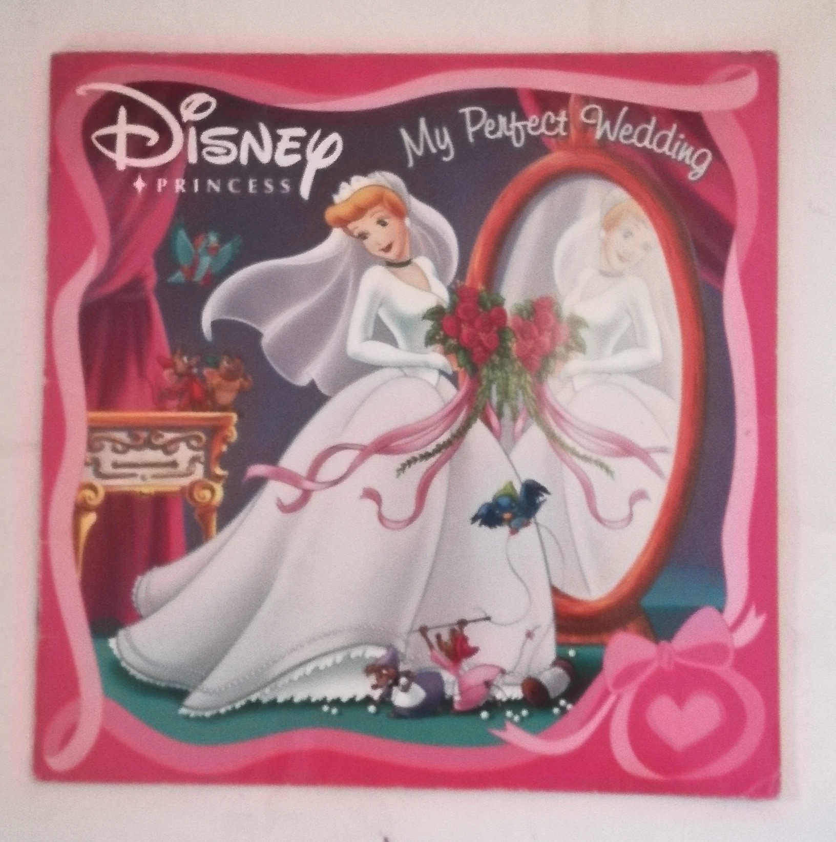 หนังสือนิทานภาพสวยๆจากดิสนีย์ ฉบับภาษาอังกฤษ Disney Princess, My Perfect wedding งานแต่งงานของซินเดอเรลล่า หนังสือขนาด 8 * 8 นิ้ว** มีตำหนิบ้างตามภาพ