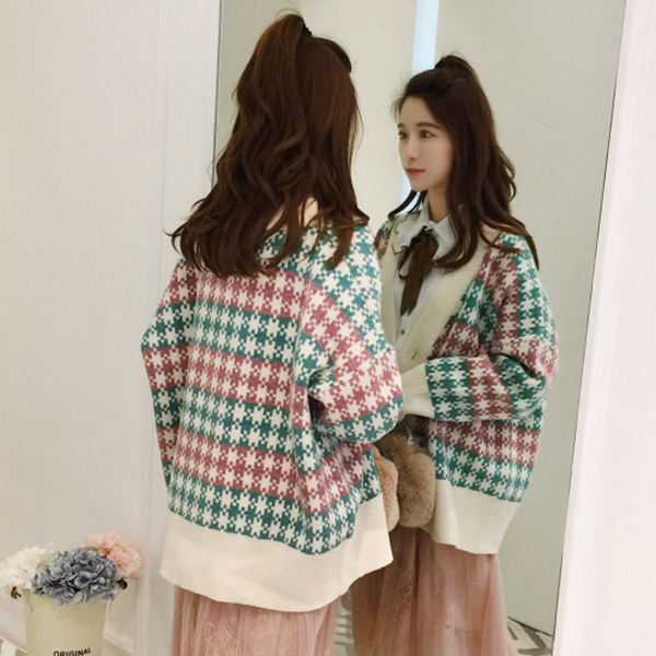 CARDIGAN เสื้อคลุมไหมพรมคอวี ผ้าหนานุ่มถักลายตาราง (12272B)