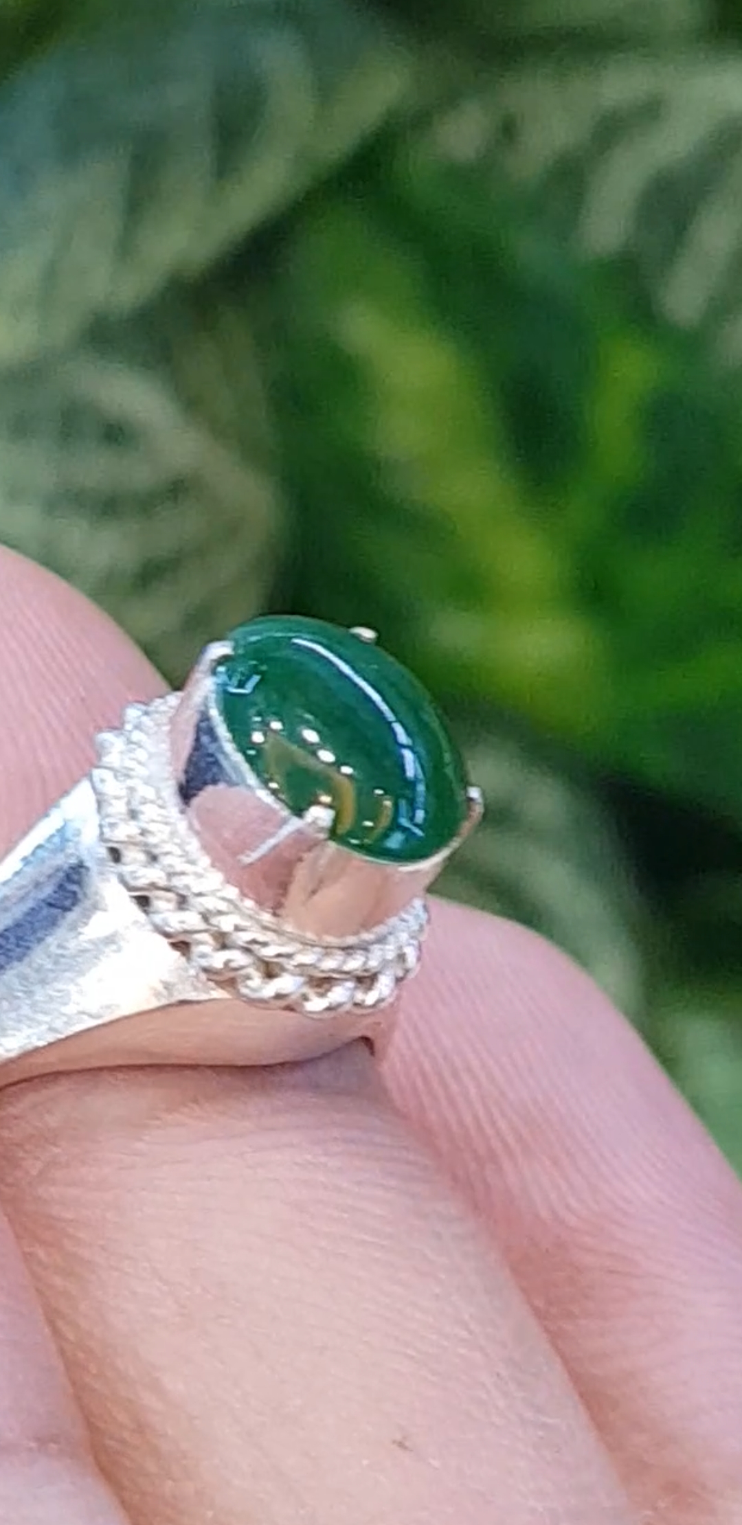 หยก พม่า แท้ Jade แหวนหยก 翡翠戒指 (Jadeite ring) 1.26 กะรัต (Cts.) ดิบ (Size) 57 ไม่ผ่านการปรับปรุง (Type A) พม่า (Myanmar)