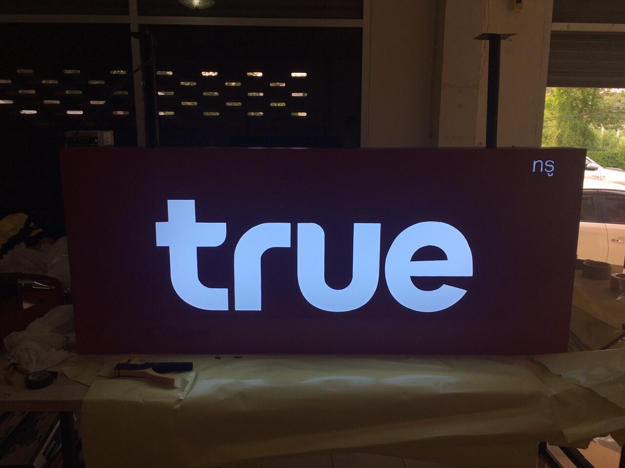 ป้ายไฟออกหน้า True