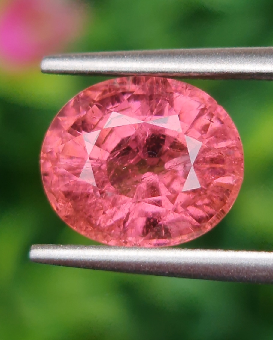 พลอย ชมพู พิ้งค์ ทัวร์มารีน (Pink Tourmaline) 4.06 กะรัต (Cts.) อัญมณีมงคลประจําวันเกิด เครื่องประดับพลอย