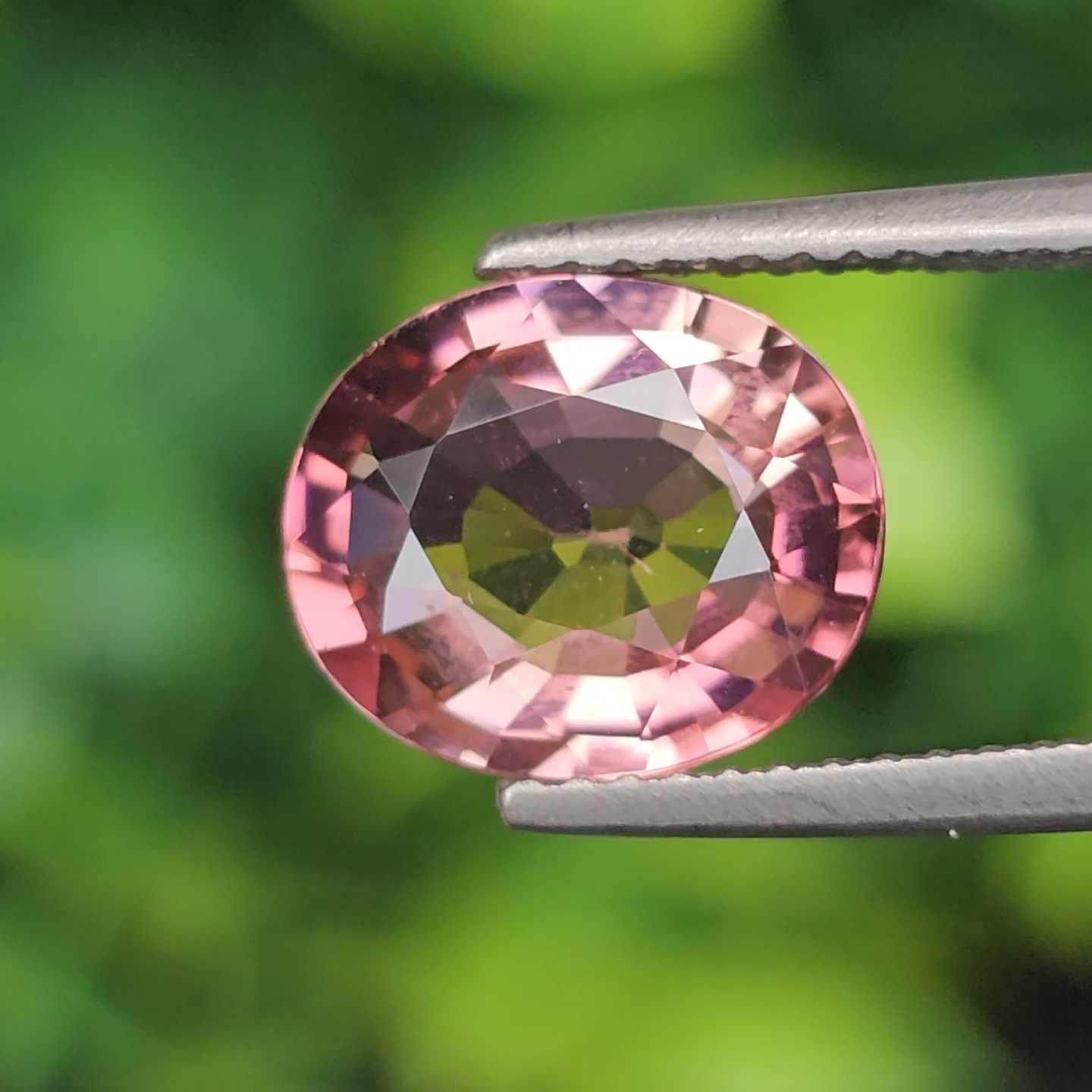 พลอย ทัวร์มารีน (Tourmaline) 2.68 กะรัต (Cts.) อัญมณีมงคลประจําวันเกิด เครื่องประดับพลอย