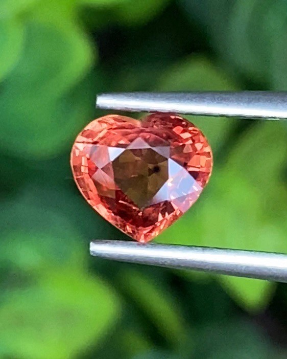 พลอย ออเรนจ์ แซฟไฟร์ Orange Sapphire สีส้ม 1.20 กะรัต (Cts.) พลอยแท้ อัญมณีมงคลประจําวันเกิด เครื่องประดับพลอย
