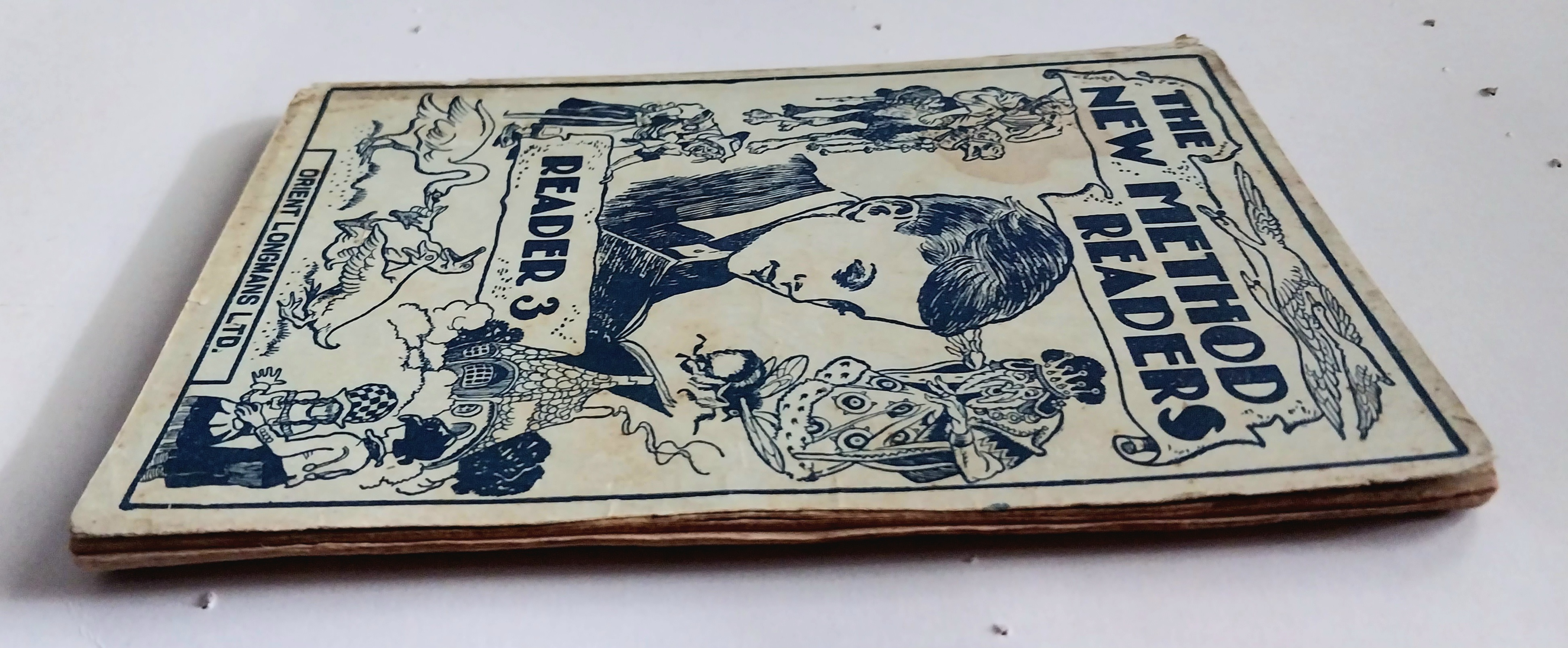 มือ2 ,***มีตำหนิตามภาพ มีเรอยเขียนเป็นระยะๆ หนังสือเรียนเก่า วิชาภาษาอังกฤษ The New Method Readers Reader3, Orient Longmans Ltd. ปี 1956