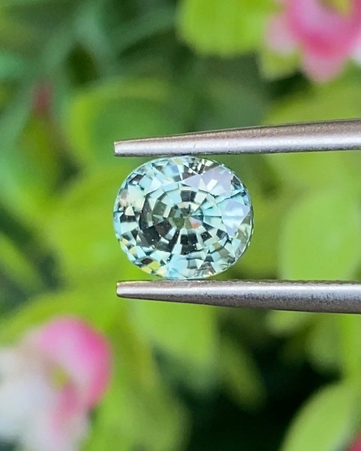 พลอย เพทาย (Zircon) 1.75 กะรัต (Cts.) พลอยแท้ อัญมณีมงคลประจําวันเกิด เครื่องประดับพลอย