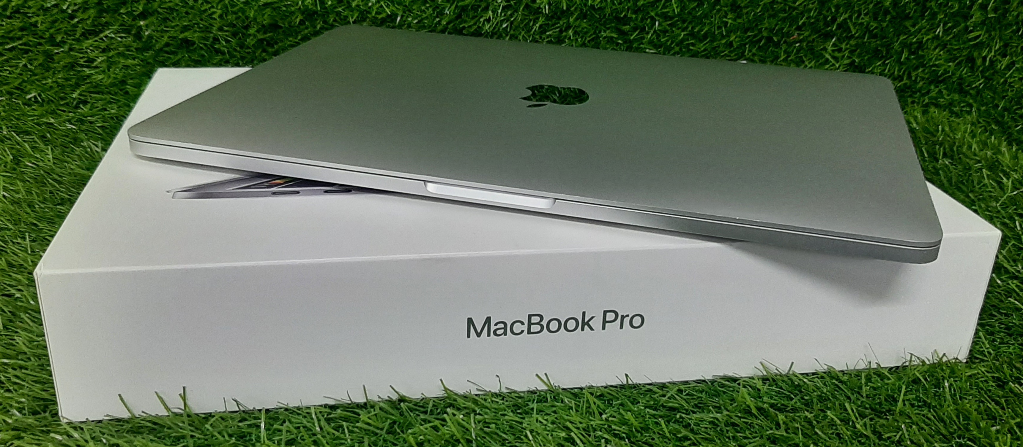 โน๊ตบุ๊คมือสอง ประกันร้าน 1 เดือน Pro13"2019 (i5-8257U Ram8GB SSD128GB) พร้อม Adapter