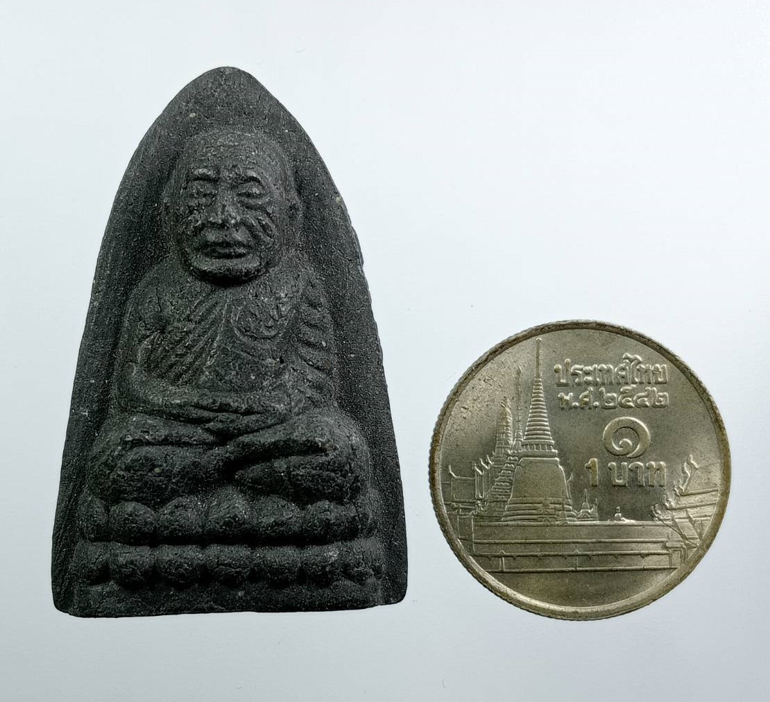 ผ3747 หลวงปู่ทวด ครูบาสมชาย อาศรมสถาน จ.ฉะเชิงเทรา ฝังแร่