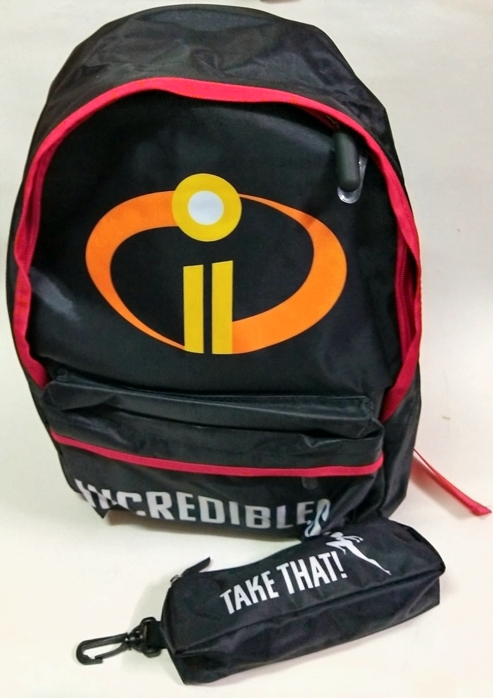 กระเป๋าเป้ TheIncredible, ดิอินเคร็ดดิเบิ่ล "take that" พร้อม กระเป๋าใบเล็ก ขนาด 15.5"*10", ของแท้ ใหม่ มีป้าย