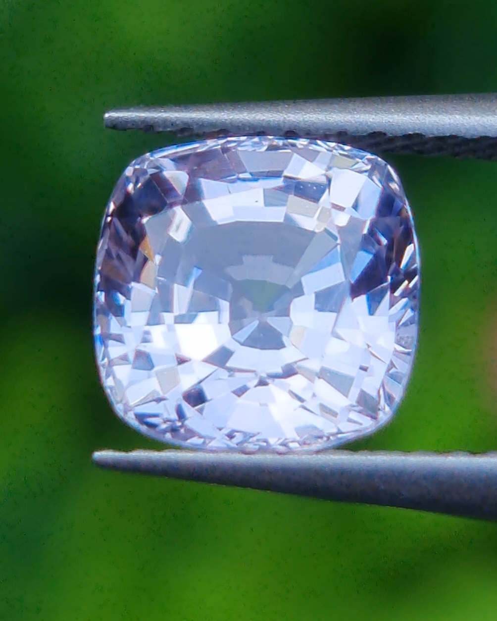 พลอย ขาว ไวท์ แซฟไฟร์ White Sapphire 1.85 กะรัต พลอยแท้ อัญมณีมงคลประจําวันเกิด เครื่องประดับพลอย