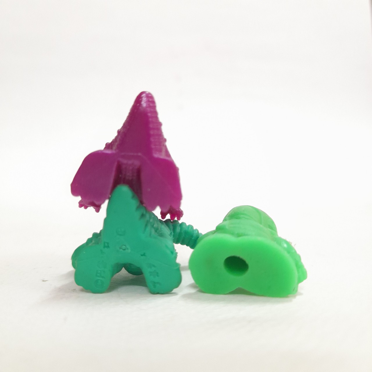 งานพรีเมี่ยมตุ่นยางแถมขนม ขนาดตามรูป บาราก้อน,เรดคิงส์ ,สกายไรเดอร์ มือสองสภาพดีมีรอยบ้าง ขายรวมสามตัว