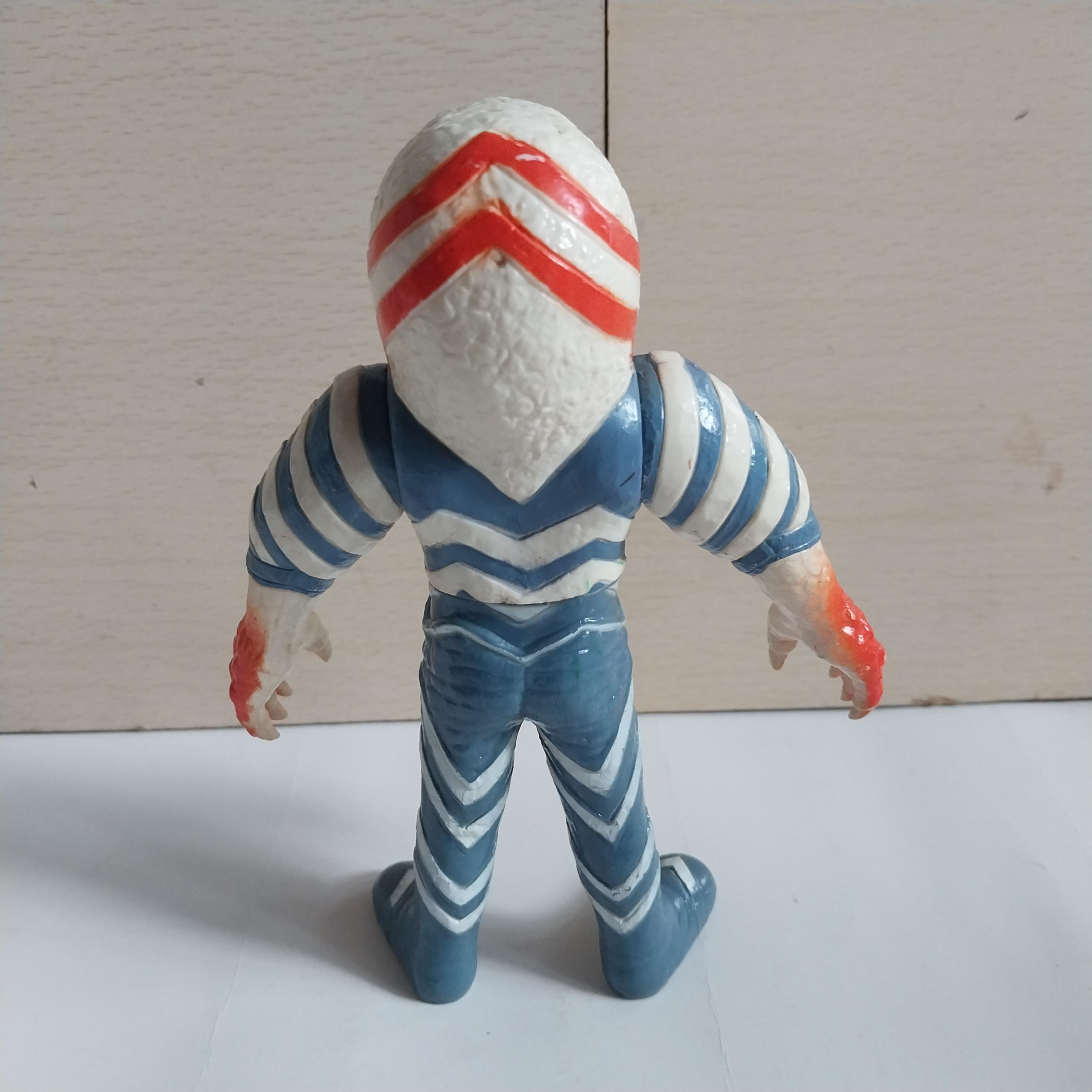 มีหลายภาพ มีรอยเปื้อน ตามภาพ Alien Guts ซอฟ 6นิ้ว มนุษย์ดาวกัสต์ สัตว์ประหลาดอุลตร้าเซเว่น