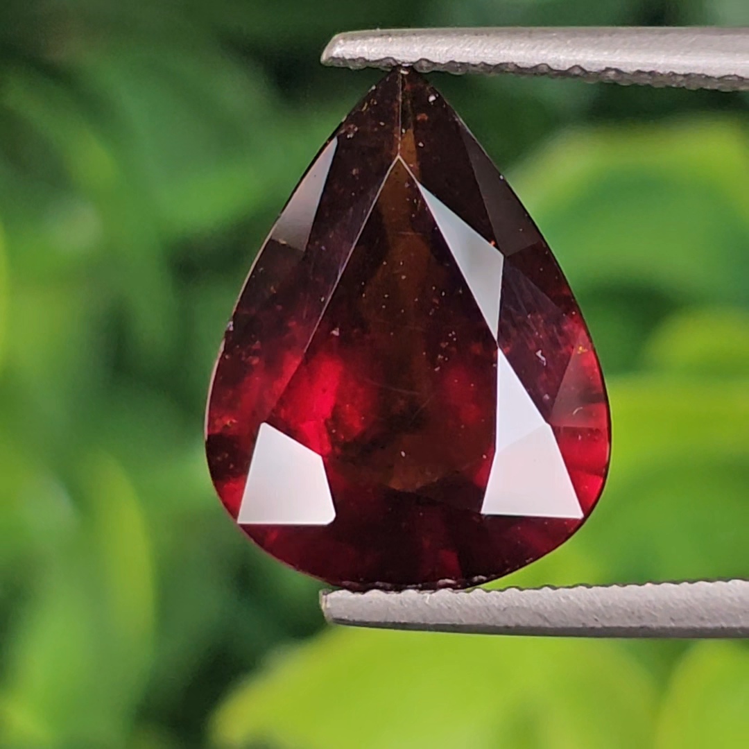 พลอย เฮลโซไนท์ การ์เน็ท Hessonite Garnet 4.05 กะรัต (Cts.) พลอยแท้อัญมณีมงคล ประจําวันเกิด เครื่องประดับพลอย