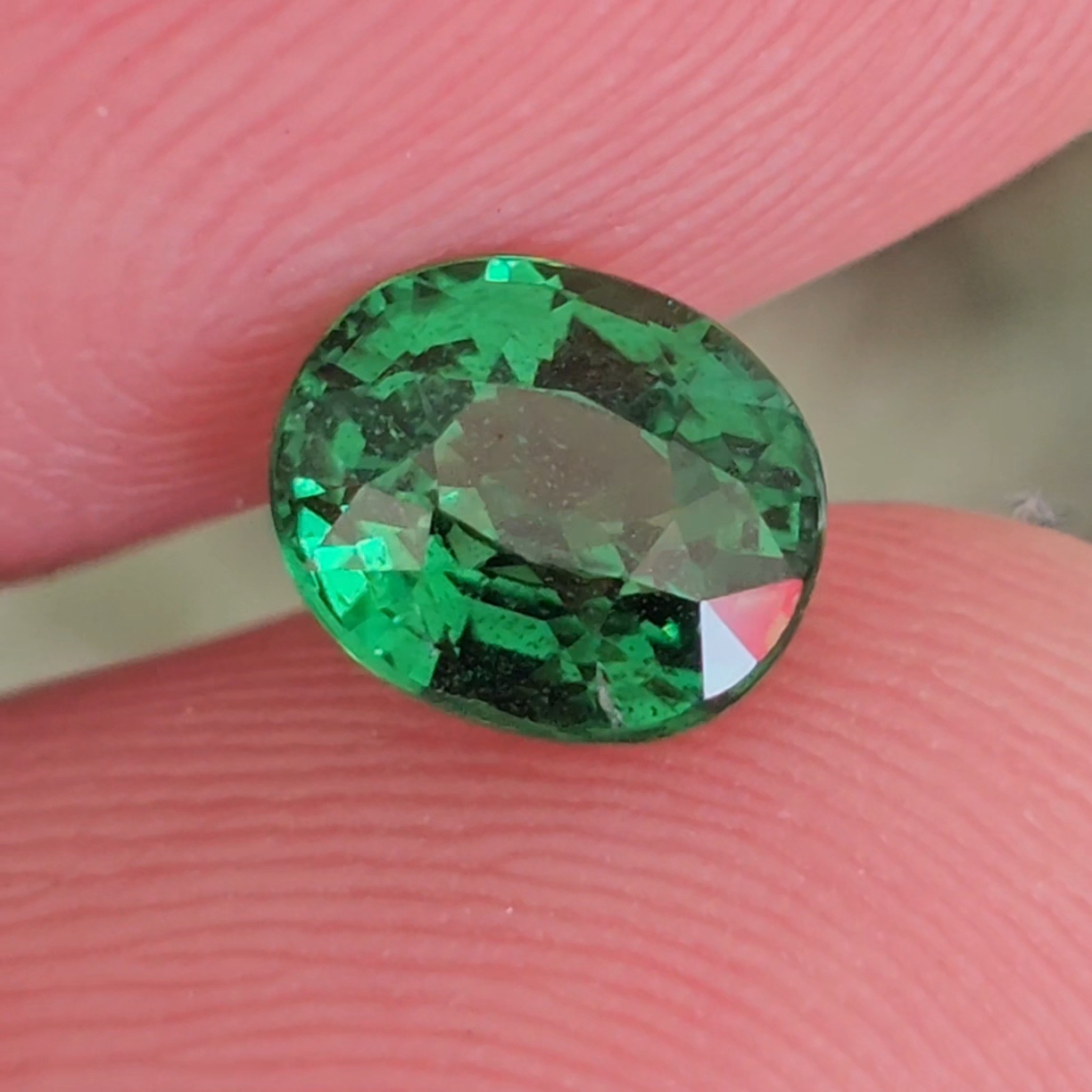 พลอย ซาโวไรท์ Tsavorite Garnet 1.26 กะรัต (Cts.) ดิบ Unheated พร้อมใบเซอร์ อัญมณีมงคลประจําวันเกิด เครื่องประดับพลอย