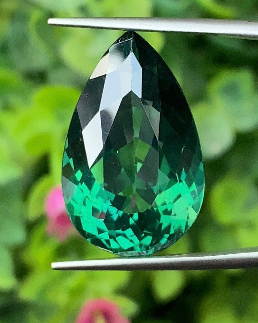 พลอย กรีน โทแพซ Green Topaz 26.46 กะรัต พร้อมใบเซอร์ พลอยแท้ อัญมณีมงคลประจําวันเกิด เครื่องประดับพลอย