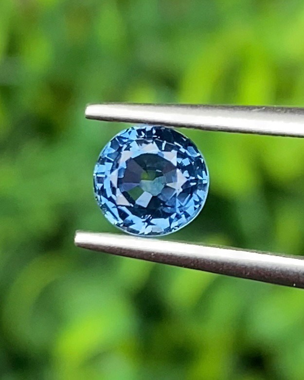 พลอย ไพลิน Blue Sapphire 0.90 กะรัต (Cts.) พลอยแท้ อัญมณีมงคลประจําวันเกิด เครื่องประดับพลอย