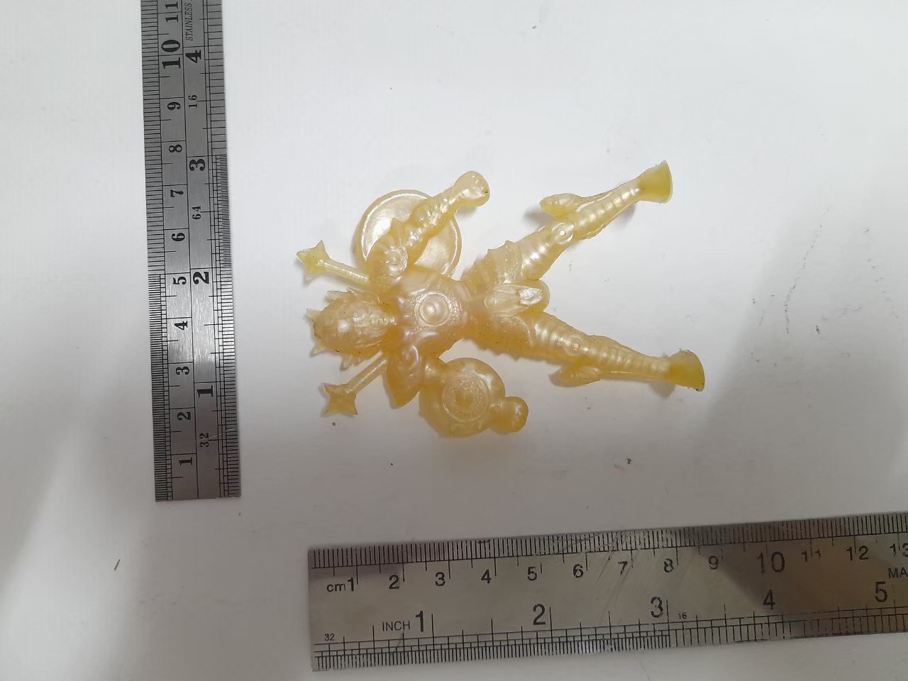 ตุ๊กตาแอ๊นท์ ขนาด 3 นิ้ว ยางขุ่นสีมุก โกลด์เซนด์ไลบร้า โดโก มือสองสภาพดี หายาก