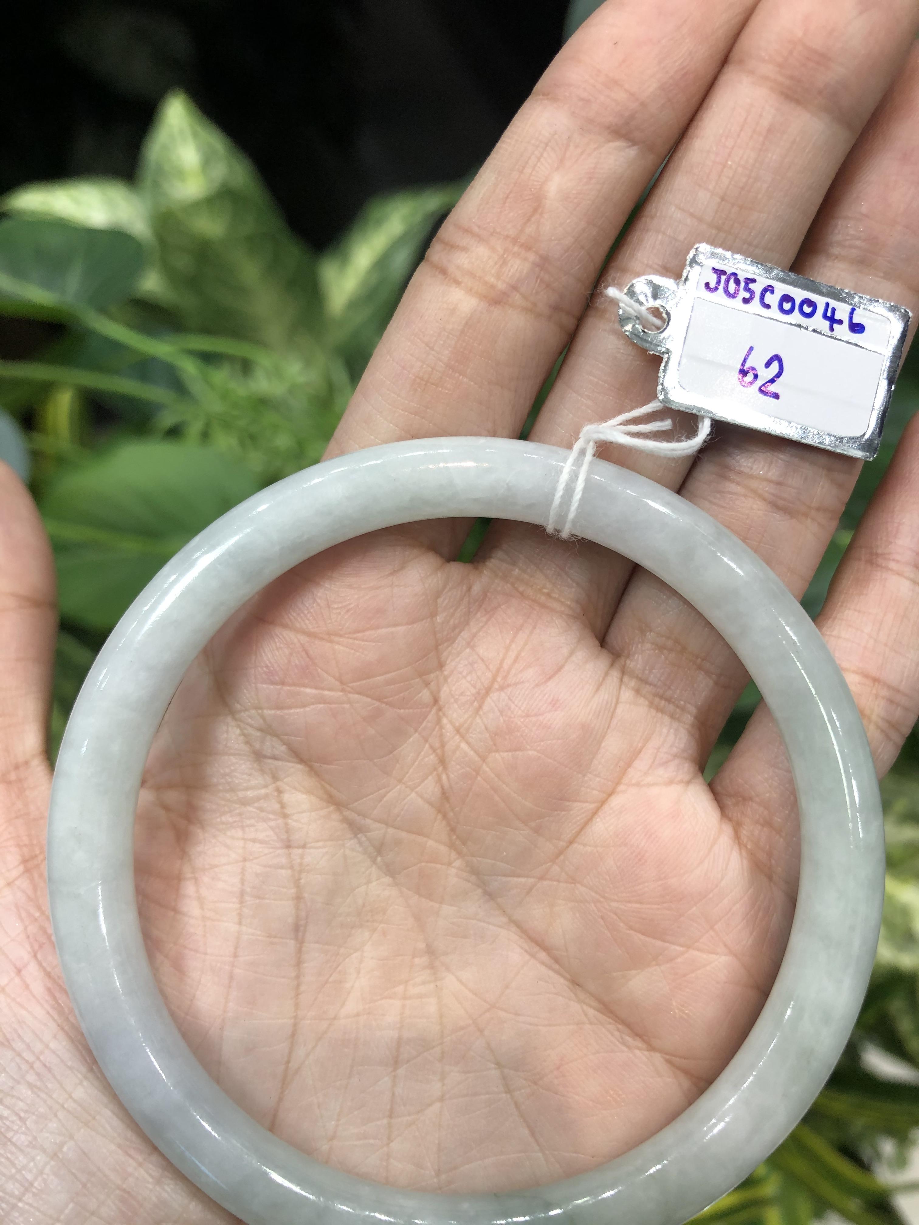 J05C0046 หยก พม่า แท้ Jade กำไลหยก (Jade bracelet) 62 มม. พม่า (Myanmar)