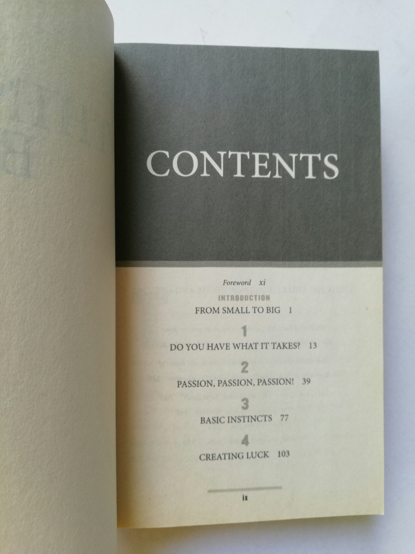 หนังสือแนวทักษะการบริหารจัดการ ฉบับภาษาอังกฤษ *THINK BIG" โดย Donald J.Trump และ Bill Zanker, president/founder The Learning Annex _Make It Happen in Business and Life **หนังสือมีตำหนิ โปรดตรวจสอบทุกภาพ