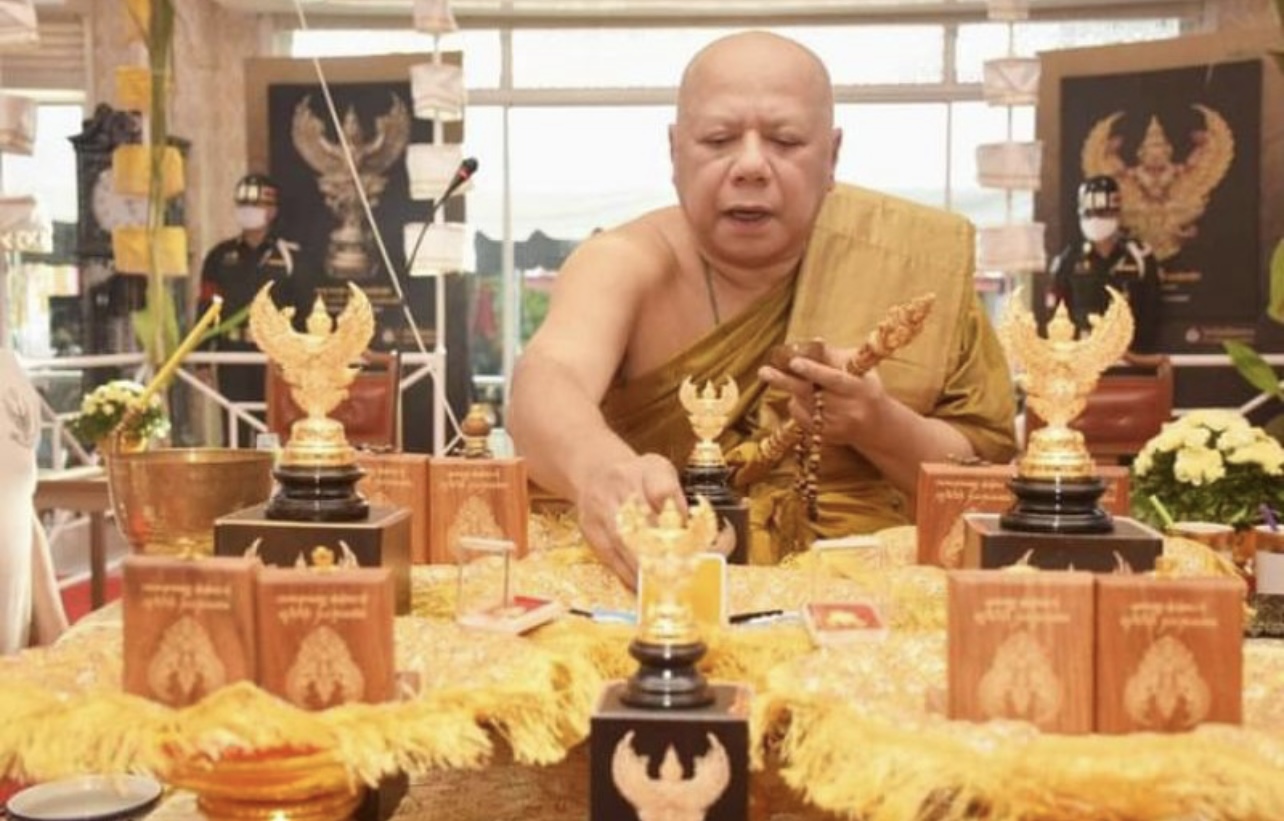 พญาครุฑ รุ่น รวยสุดสุด (ด้านหลัง ร.5) พุทธศิลป์รุ่นแรกแห่งวัดโพธิทองปี2563 โดย พระอาจารย์วราห์ ปุญญวโร