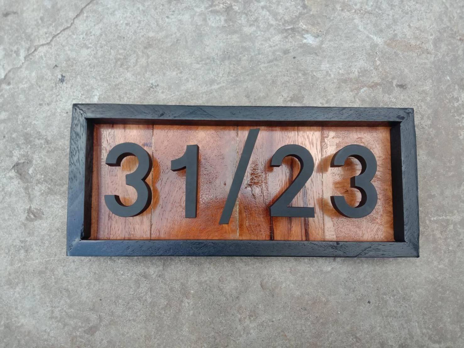 ป้ายบ้านเลขที่ สแตนเลสทำสี กรอบไม้