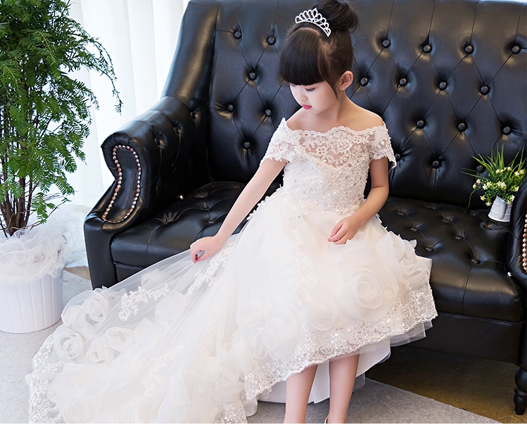 Pre-order ชุดราตรีเด็ก ชุดออกงาน ชุดกระโปรง สไตล์เจ้าหญิง แบบไหล่ปาด ผ้าลูกไม้ แต่งดอก ปล่อยชายยาว มีซิปหลัง