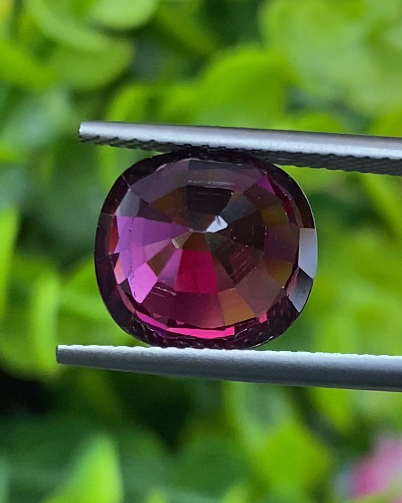 พลอย โรโดไลต์ การ์เน็ท Rhodolite Garnet 6.74 กะรัต (Cts.) พลอยแท้ อัญมณีมงคลประจําวันเกิด เครื่องประดับพลอย