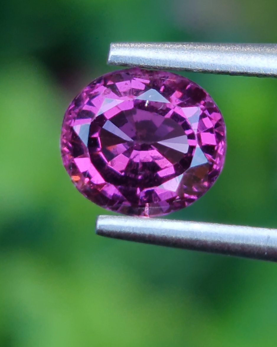 พลอย โรโดไลต์ กาเน็ท Rhodolite Garnet 1.07 กะรัต Cts.พลอยแท้ อัญมณีมงคลประจําวันเกิด เครื่องประดับพลอย