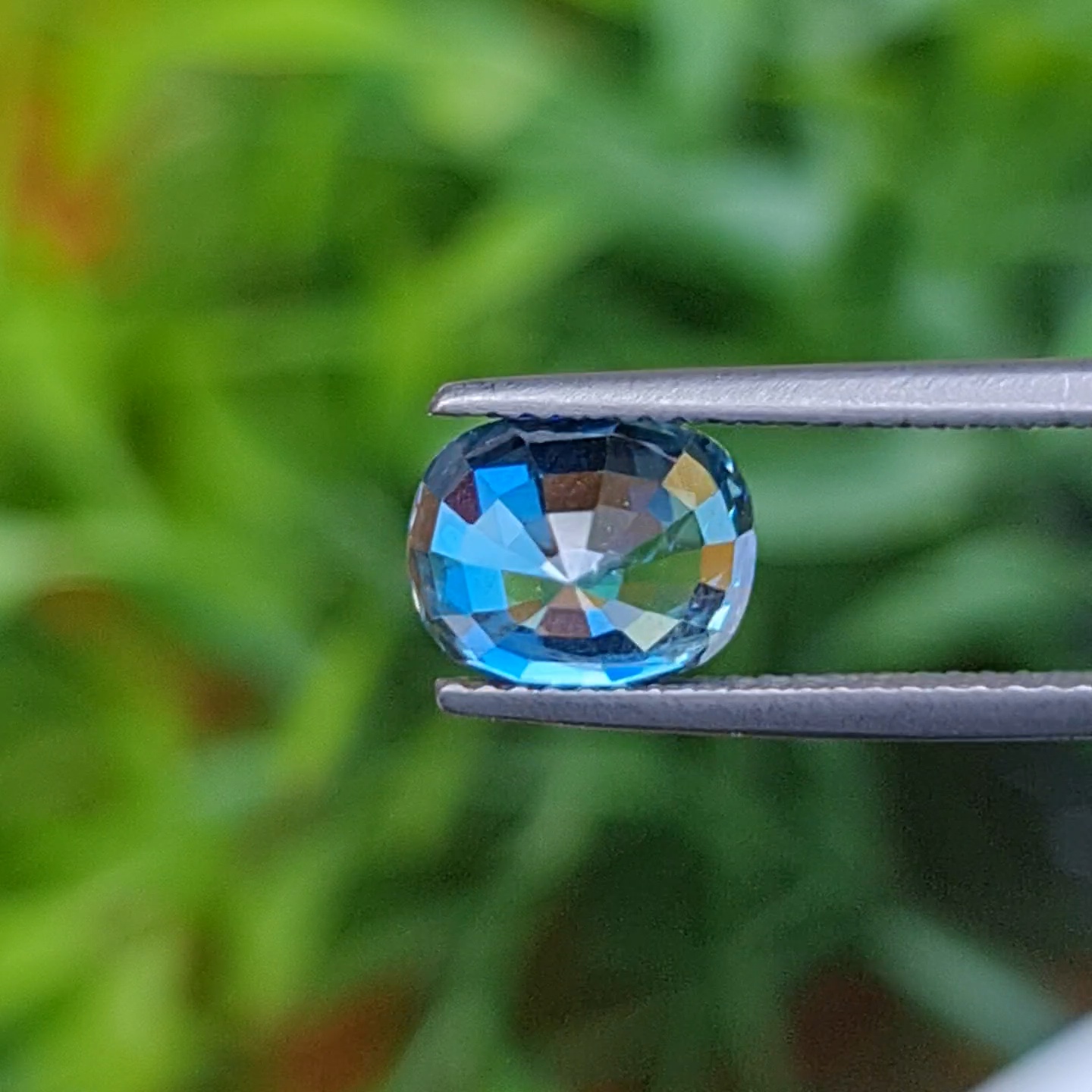 พลอย เพทาย (Zircon) 3.66 กะรัต (Cts.) พลอยแท้ อัญมณีมงคลประจําวันเกิด เครื่องประดับพลอย