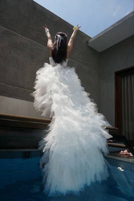 Pre-order ชุดแฟนซี ชุดเจ้าสาว ชุดราตรี สีขาว เกาะอก หน้าสั้นหลังยาว เชือกผูกหลัง