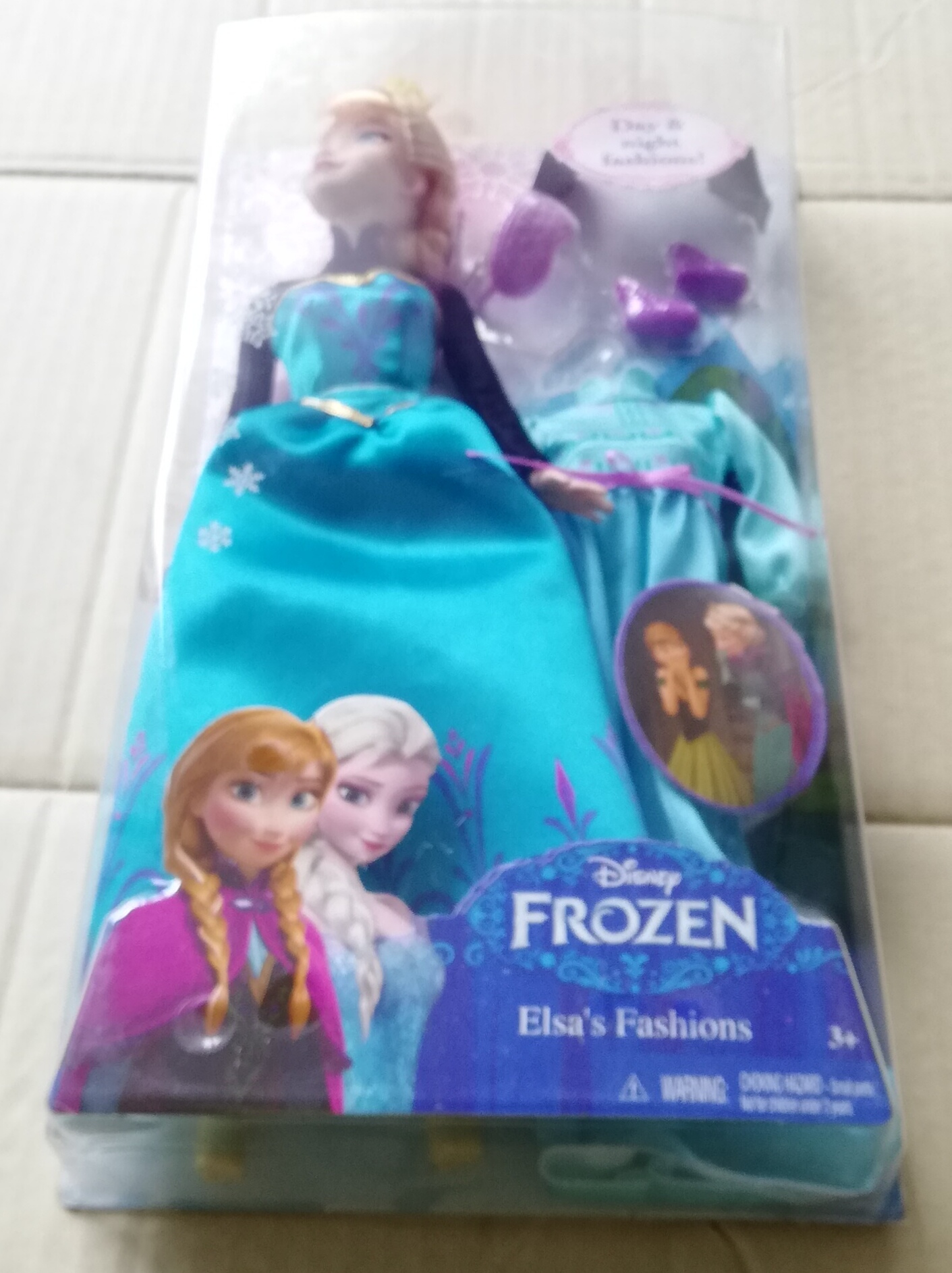 ของสะสมในแพ็ค Disney Princess, Princess Elsa, FROZEN เจ้าหญิงดิสนีย์, เซ็ทเจ้าหญิงเอลซ่า พร้อมชุดกลางวันและกลางคืน ลิขสิทธิ์แมทเทลMattel