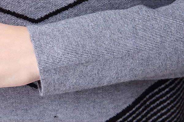 เดรสคอปีน ผ่าซิปแต่งมุก ผ้าไหมพรมวูลหนานุ่มถักลายสวย (12168B)