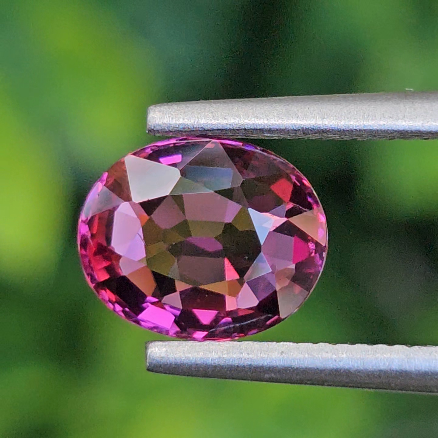 พลอย อุมบาไลต์ การ์เน็ต Umbalite Garnet 1.56 กะรัต (Cts.) ดิบ Unheated ลอยแท้ อัญมณีมงคลประจําวันเกิด เครื่องประดับพลอย