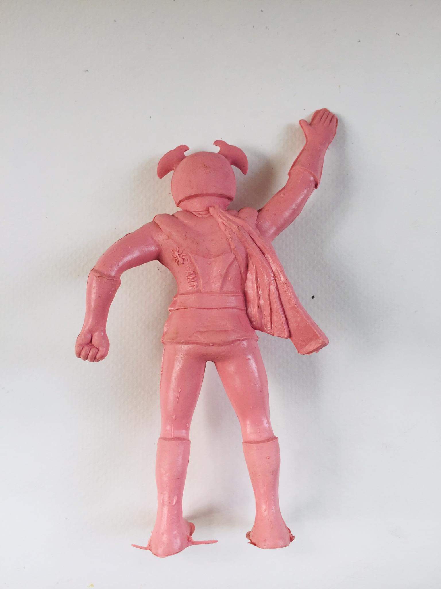 ตุ๊กตุ่นแอ๊นท์ ตัวแข็ง สีชมพู ขนาด 5-5.5นิ้ว ไรเดอร์สตรองเกอร์ มือสองสภาพดี ไม่ชำรุด