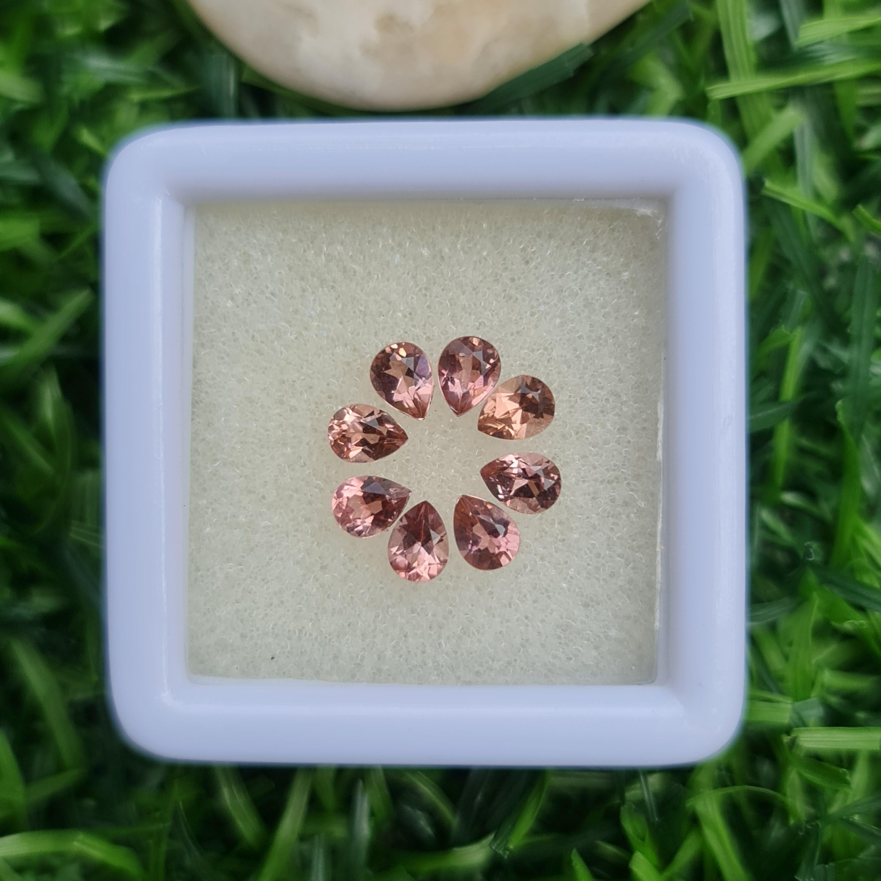 พลอย ชมพู พิ้งค์ ทัวร์มารีน (Pink Tourmaline) 1.25 กะรัต (Cts.) 8 เม็ด อัญมณีมงคลประจําวันเกิด เครื่องประดับพลอย
