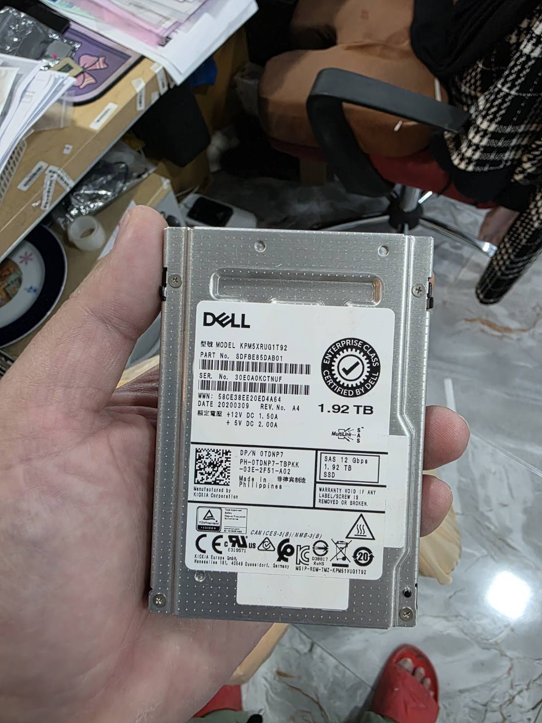 Harddisk Dell SAS SSD U2 1.92TB ใช้กับ R340 540 640 740 ขึ้นไป