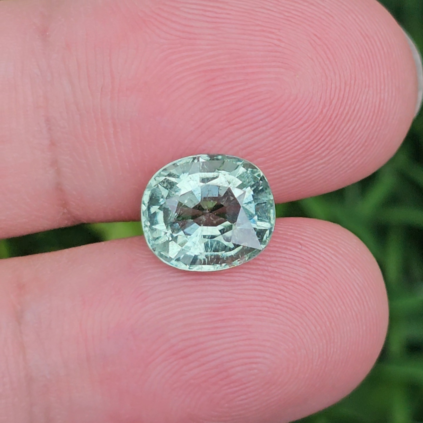 พลอยทัวร์มารีน (Tourmaline) 3.69 กะรัต (Cts.) พร้อมใบเซอร์ อัญมณีมงคลประจําวันเกิด เครื่องประดับพลอย