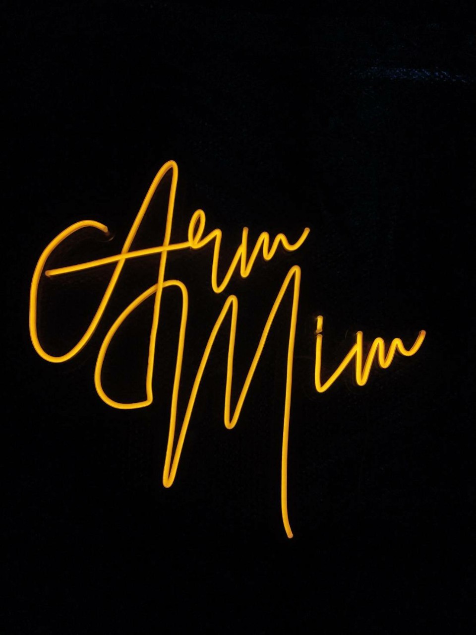 ไฟ LED แสงสีส้ม ดัด Arm Miw อะคริลิคครองหลัง ไดคัท