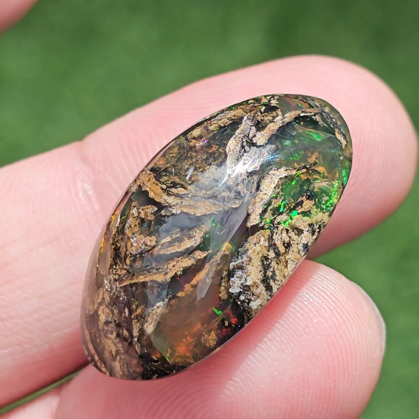 พลอย โอปอล Opal 32.50 กะรัต (Cts.) พลอยแท้ อัญมณีมงคลประจําวันเกิด เครื่องประดับพลอย