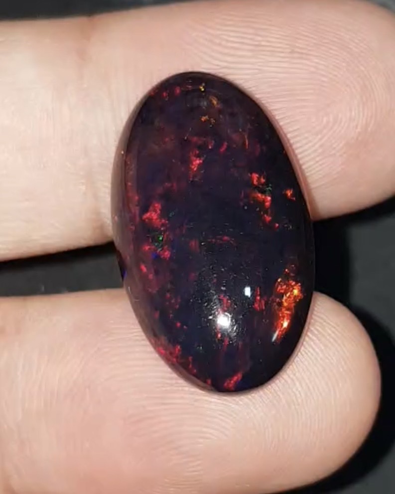 พลอย โอปอล Opal 11.64 กะรัต (Cts.) พลอยแท้ อัญมณีมงคลประจําวันเกิด เครื่องประดับพลอย