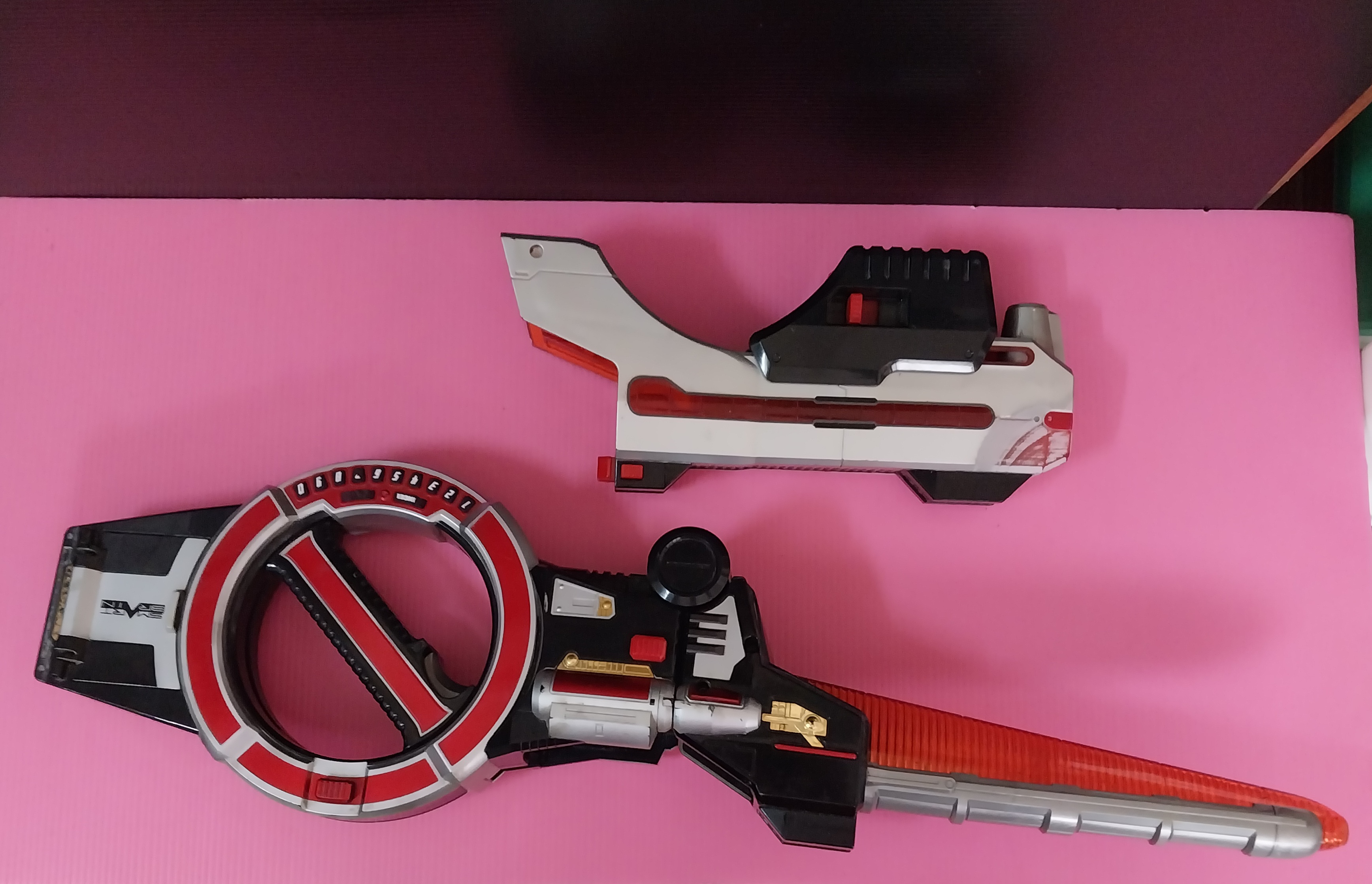 มือ2,มีหลายภาพ, ***ไม่ได้เช็คระบบไฟ, อาวุธของไรเดอร์ไฟซ์ เป็นปืนและดาบ