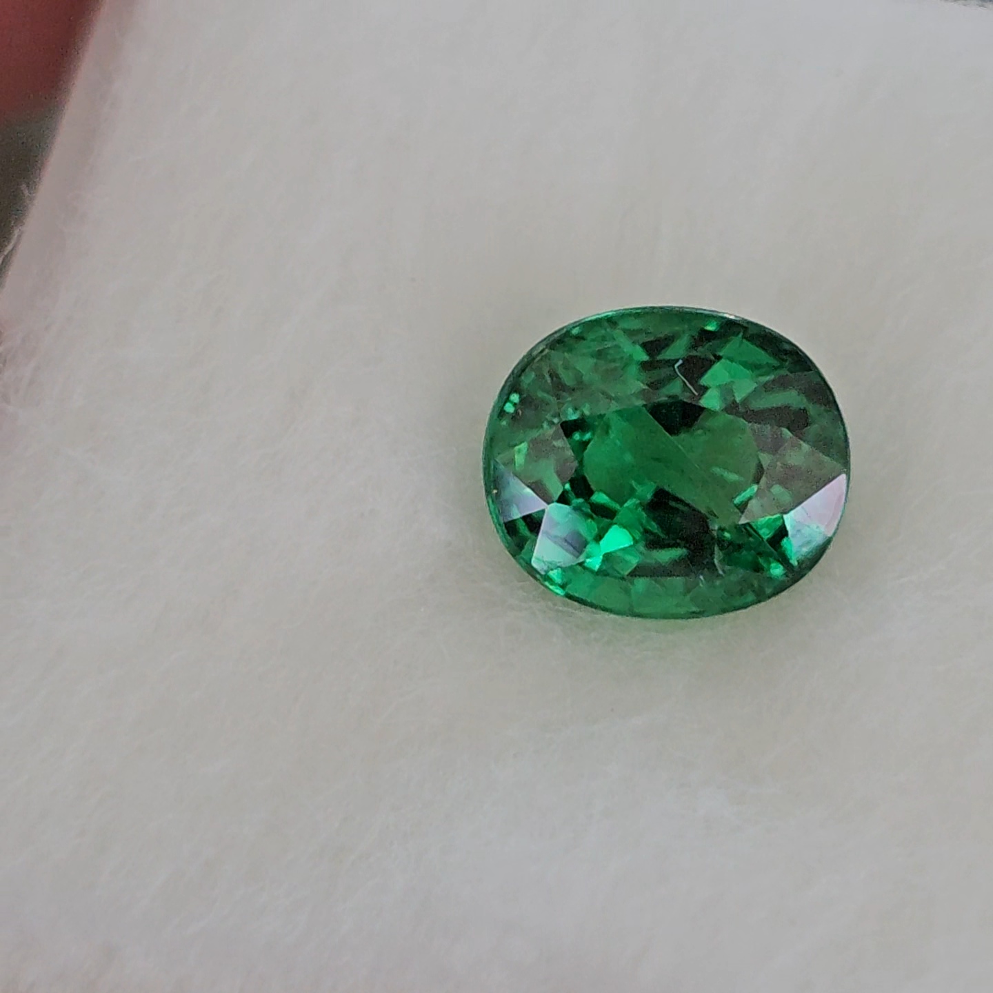 พลอย ซาโวไรท์ Tsavorite Garnet 1.28 กะรัต (Cts.) ดิบ Unheated พร้อมใบเซอร์ อัญมณีมงคลประจําวันเกิด เครื่องประดับพลอย