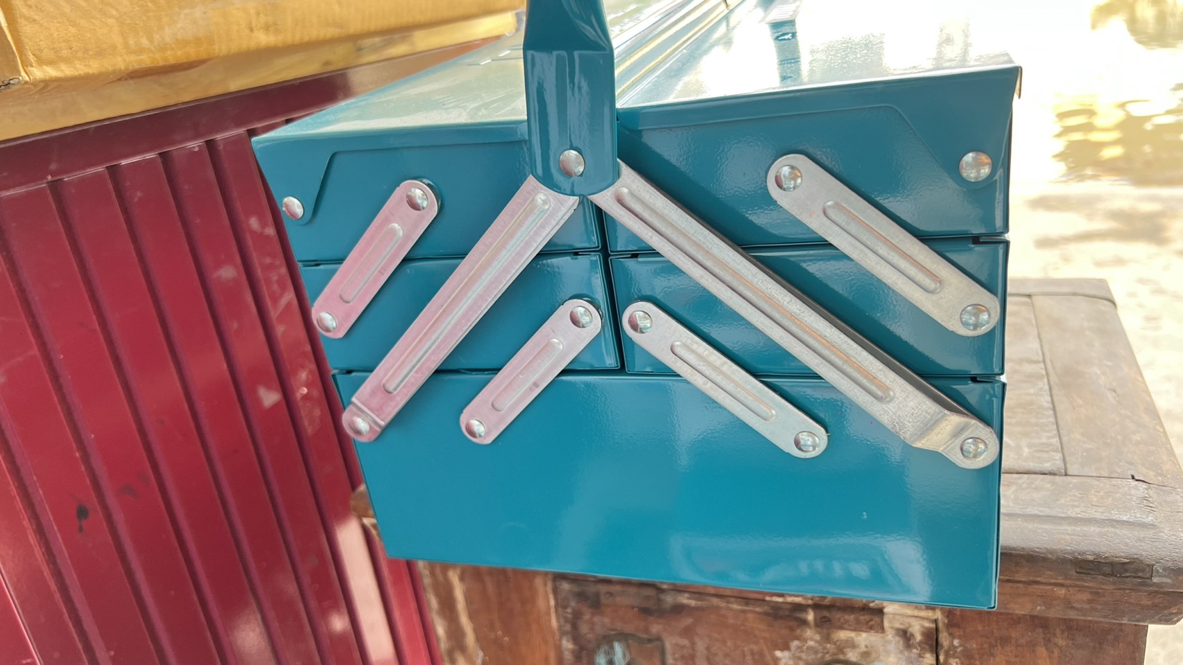 Total ชุดเครื่องมือช่าง พร้อมกล่องเครื่องมือ รุ่นงานหนัก 59 ชิ้นชุด รุ่น THTCS12591